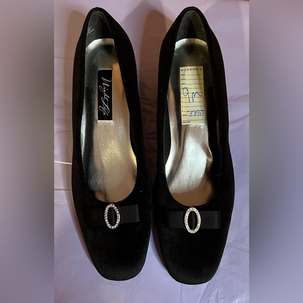 Chic Black Women's Heels with Rhinestone Accent